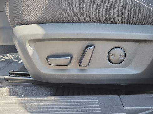 Certified 2022 Nissan Rogue SV FWD image 16