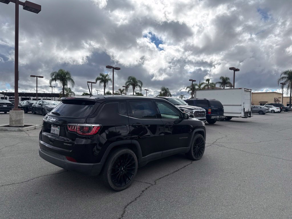 Used 2018 Jeep Compass Sport FWD image 4