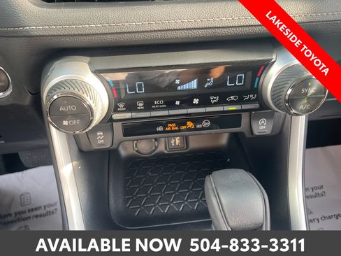Certified 2025 Toyota RAV4 XLE FWD image 33