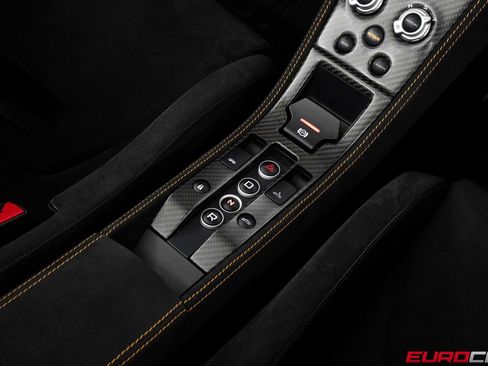 Used 2016 McLaren 675LT Spider image 39