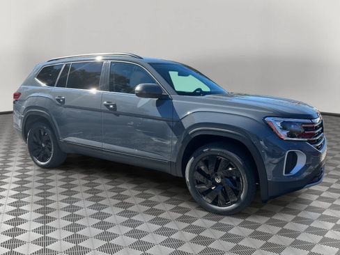 New 2026 Volkswagen Atlas SE FWD image 1