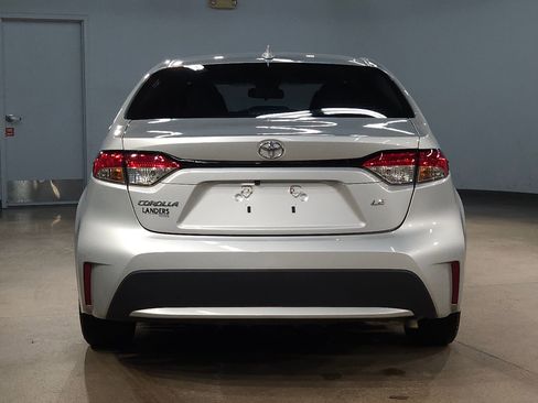 Used 2021 Toyota Corolla LE image 6