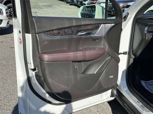 Used 2020 Cadillac XT6 Premium Luxury image 12