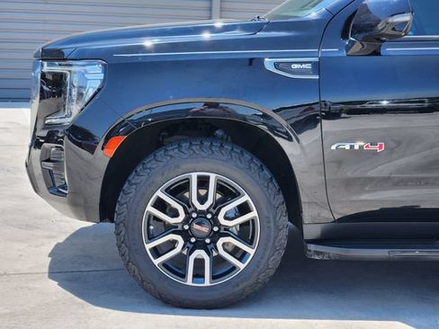 Used 2021 GMC Yukon XL AT4 w/ Rear Media and Nav Package AWD/4WD image 9
