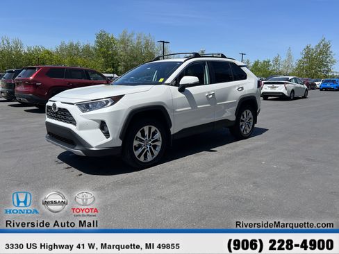 Used 2020 Toyota RAV4 Limited AWD/4WD image 3