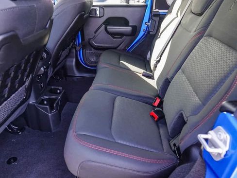 Certified 2021 Jeep Wrangler Unlimited Rubicon w/ Xtreme Recon 35" Tire Package image 17