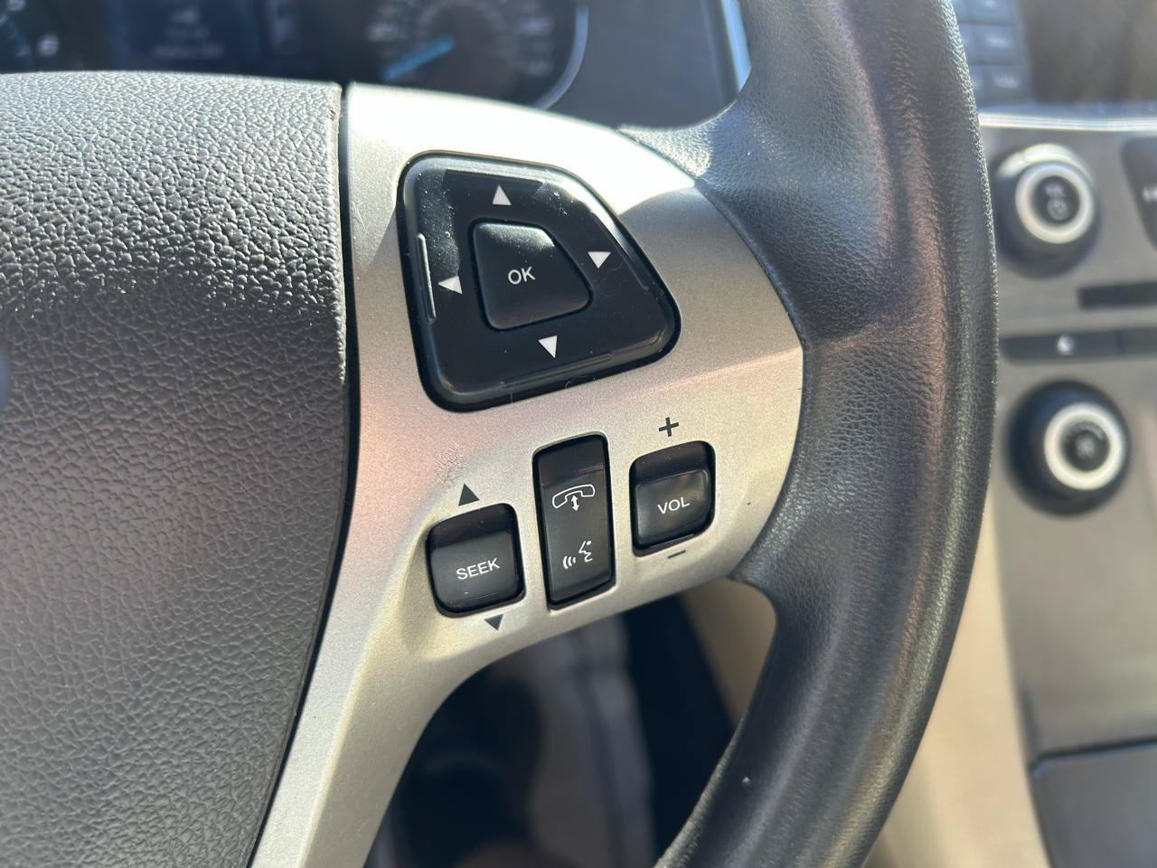 Used 2016 Ford Taurus SE FWD image 19