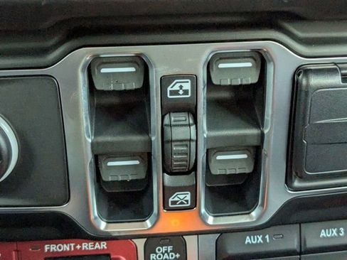 New 2026 Jeep Wrangler Unlimited Rubicon w/ Xtreme 35 Tire Package image 23