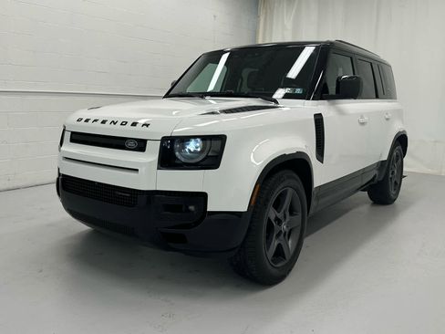 Used 2023 Land Rover Defender 110 X-Dynamic SE AWD/4WD image 4
