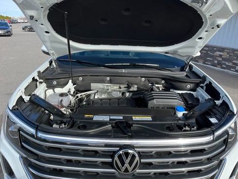 Used 2025 Volkswagen Atlas SE image 22