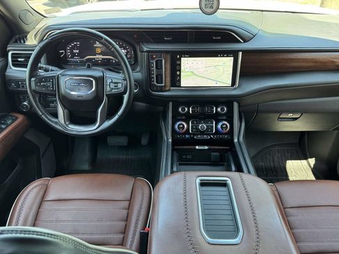Used 2023 GMC Yukon XL Denali Ultimate AWD/4WD image 2