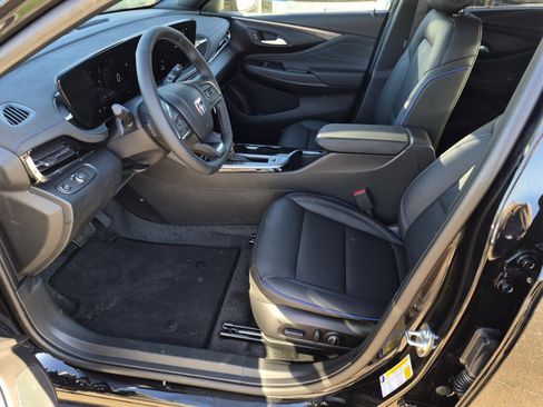 New 2026 Buick Envista Sport Touring w/ Convenience I Package FWD image 8