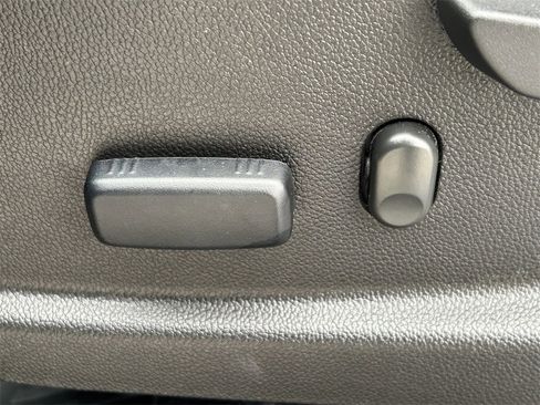 Used 2022 Chevrolet Colorado Z71 image 25