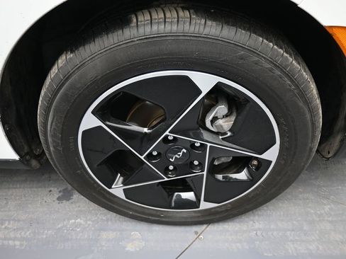 Used 2023 Kia Soul EX image 13