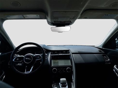 Used 2021 Jaguar E-PACE SE image 17