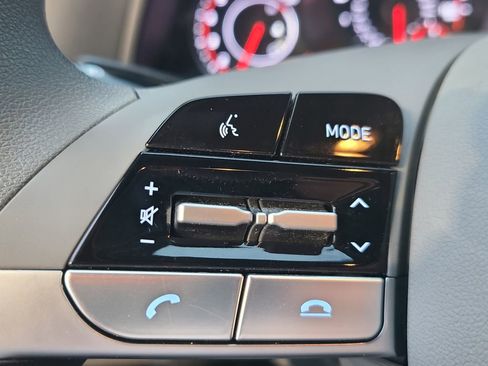 Used 2023 Hyundai Elantra SEL image 23