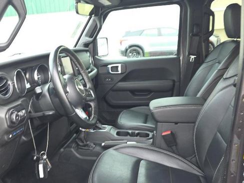 Used 2021 Jeep Wrangler Unlimited Sahara w/ Cold Weather Group image 8