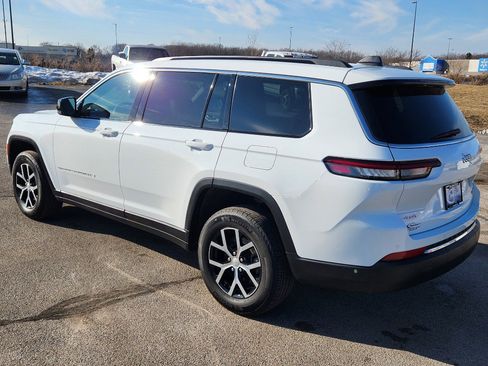 Used 2025 Jeep Grand Cherokee L Limited AWD/4WD image 8