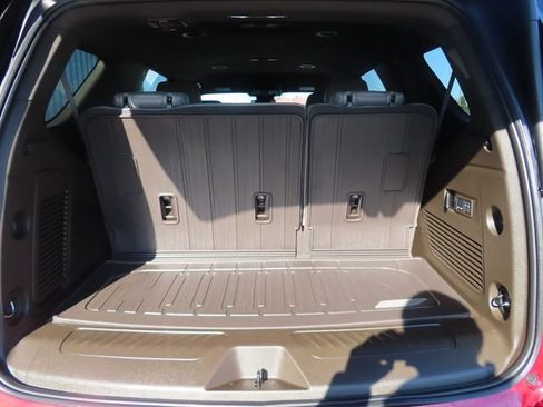 Used 2025 GMC Yukon Elevation AWD/4WD image 30