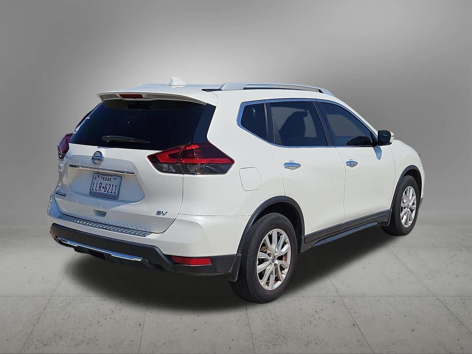 Used 2018 Nissan Rogue SV FWD image 6
