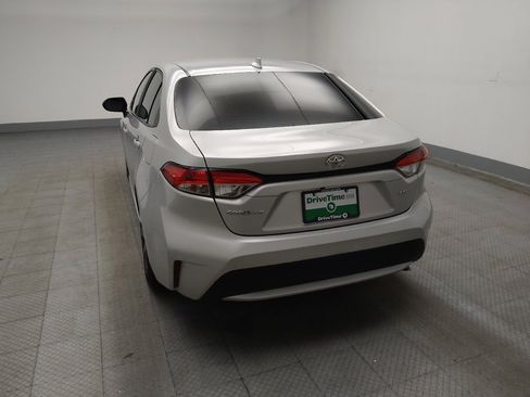 Used 2021 Toyota Corolla LE image 5
