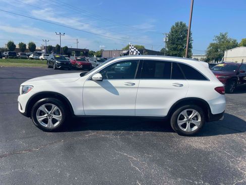 Used 2018 Mercedes-Benz GLC 300 4MATIC image 4