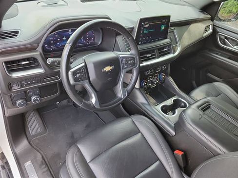 Used 2024 Chevrolet Tahoe LT RWD image 2