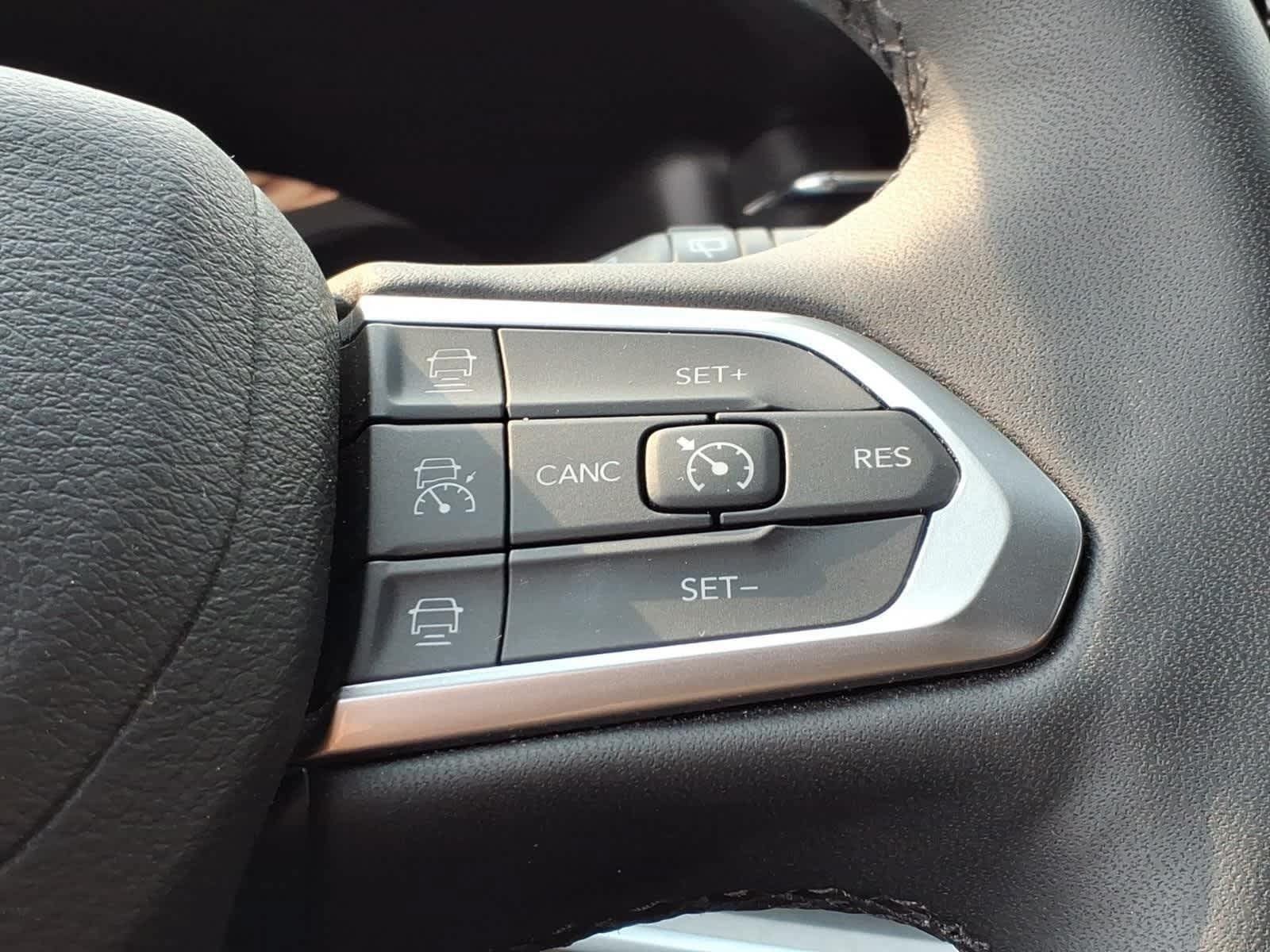 Used 2025 Jeep Compass Limited AWD/4WD image 20
