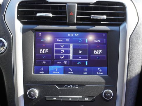 Used 2019 Ford Fusion SE image 34