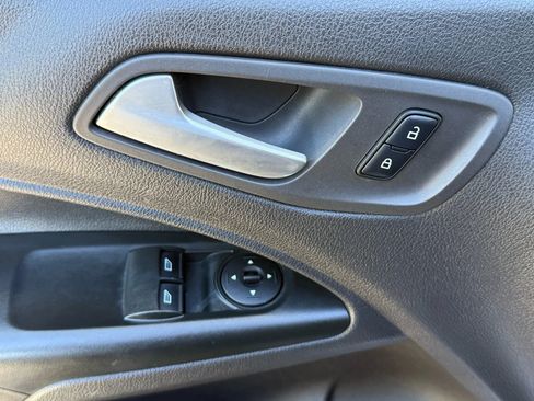 Used 2018 Ford Transit Connect XLT image 10