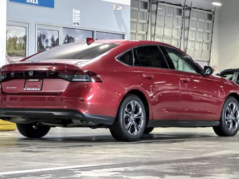 Used 2023 Honda Accord EX image 8