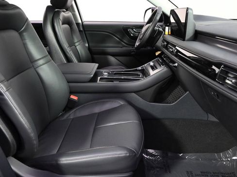 New 2026 Lincoln Aviator AWD image 16