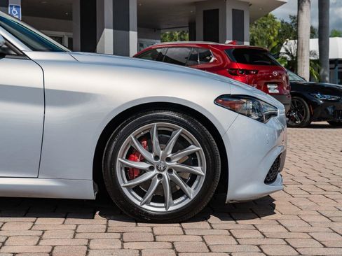 Used 2023 Alfa Romeo Giulia Sprint image 11