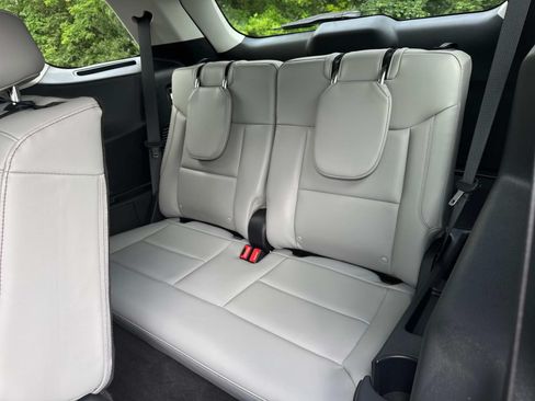 Used 2025 Ford Explorer Active w/ Active Comfort Package AWD/4WD image 20