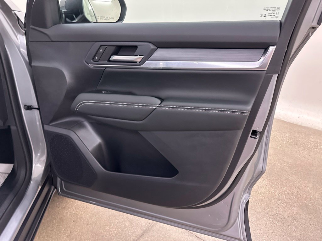 New 2027 GMC Terrain Elevation w/ Elevation Premium Package AWD/4WD image 17