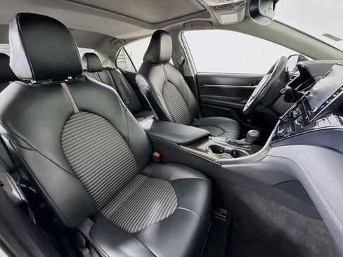 Used 2022 Toyota Camry SE w/ Audio Upgrade Package image 24