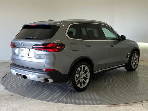 New 2026 BMW X5 xDrive50e w/ Premium Package image 9