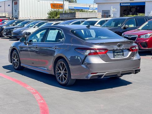 Used 2024 Toyota Camry SE FWD image 2
