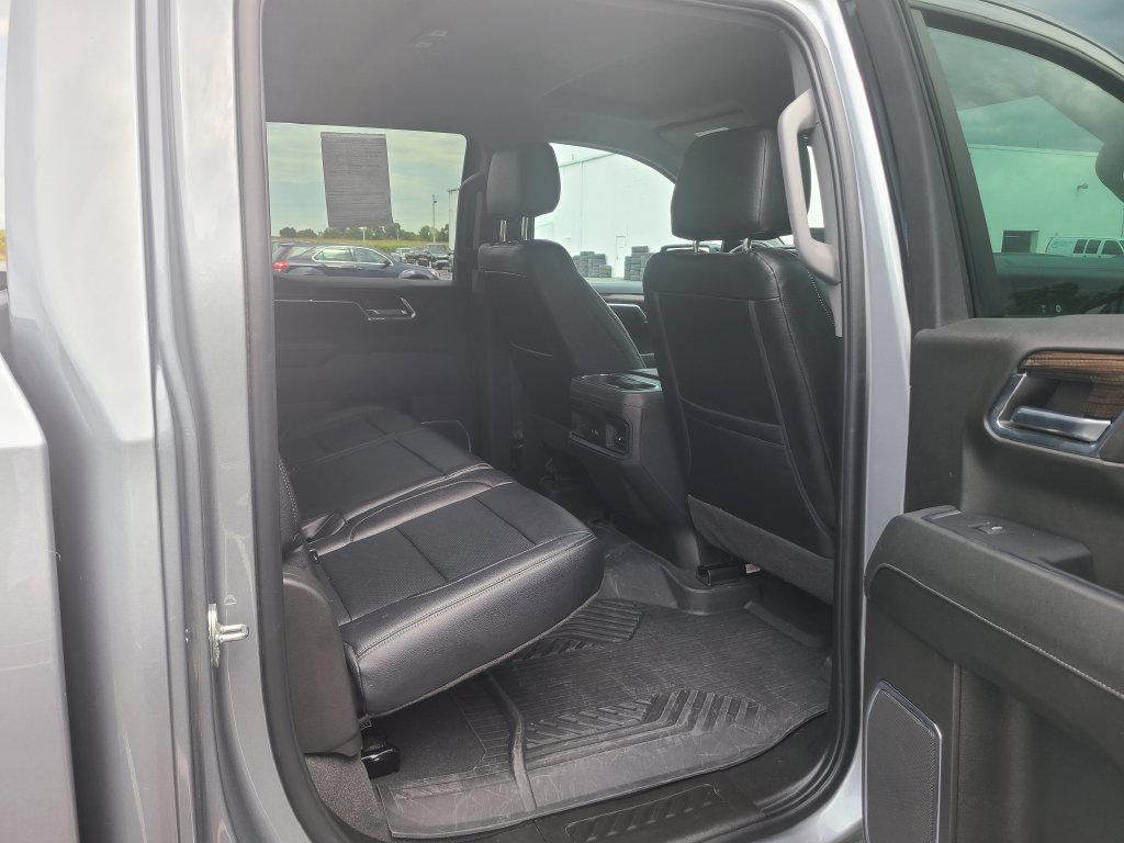 Used 2024 Chevrolet Silverado 1500 LT Trail Boss w/ Convenience Package II AWD/4WD image 16