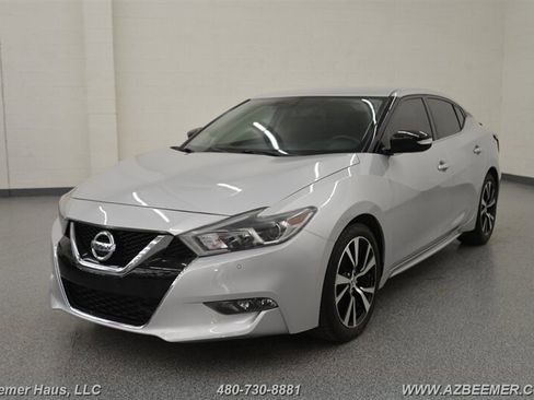Used 2018 Nissan Maxima 3.5 SV image 2