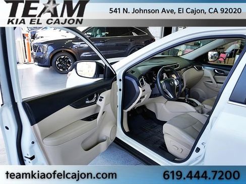 Used 2016 Nissan Rogue SL image 36