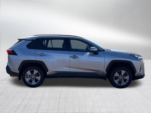 Used 2022 Toyota RAV4 XLE image 5