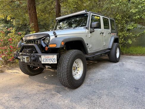 Used 2009 Jeep Wrangler Unlimited X AWD/4WD image 2