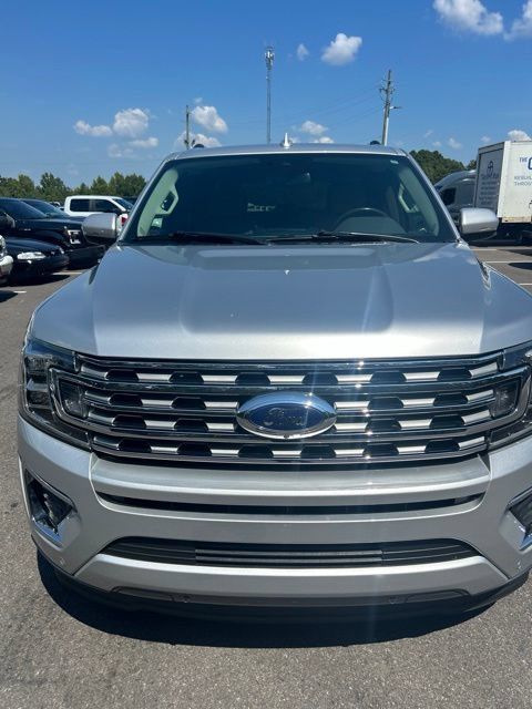 Used 2019 Ford Expedition Limited w/ Equipment Group 302A RWD image 2