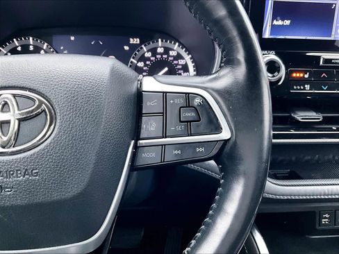 Used 2022 Toyota Highlander Platinum image 25