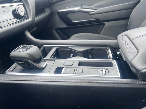 Used 2023 Nissan Pathfinder SV image 23