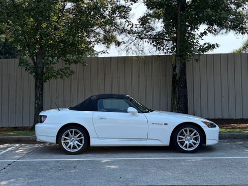 Used 2005 Honda S2000 image 12