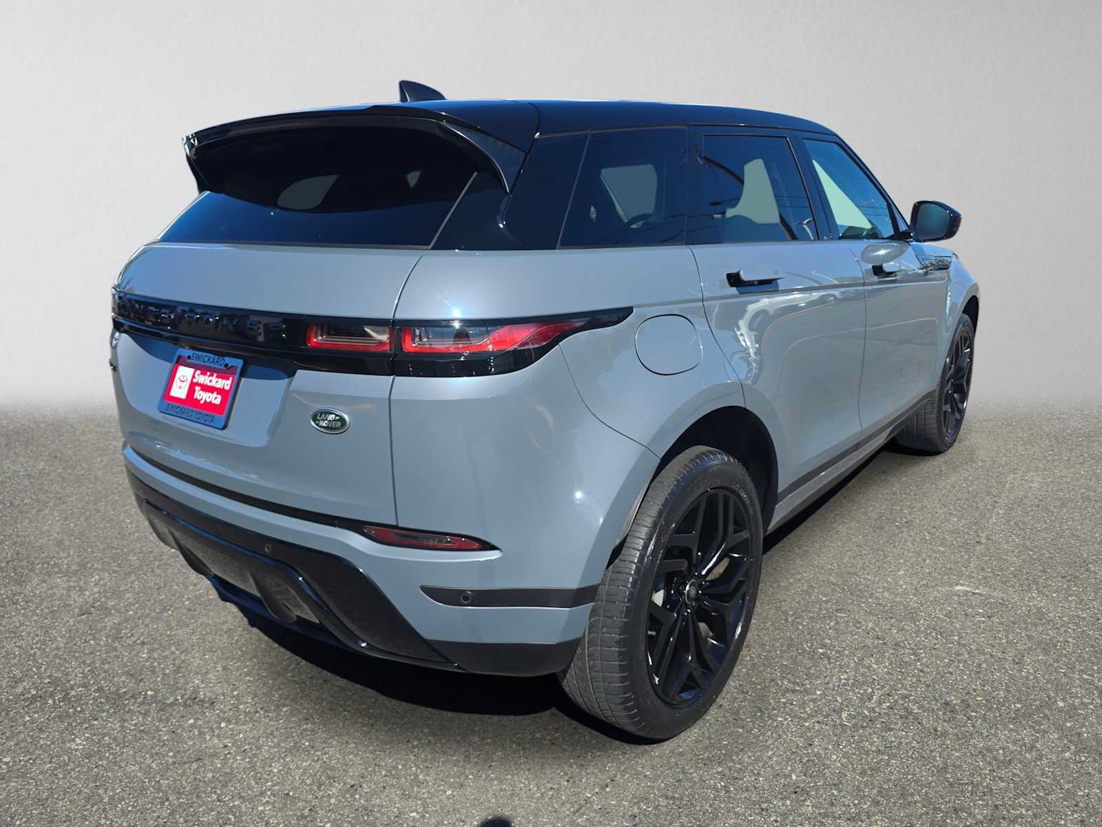 Used 2023 Land Rover Range Rover Evoque S AWD/4WD image 3