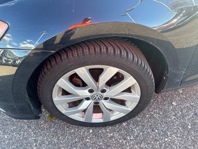 Used 2019 Volkswagen Golf SE FWD image 9