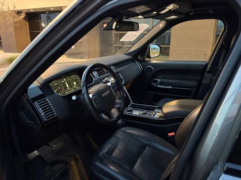 Used 2016 Land Rover Range Rover HSE image 10